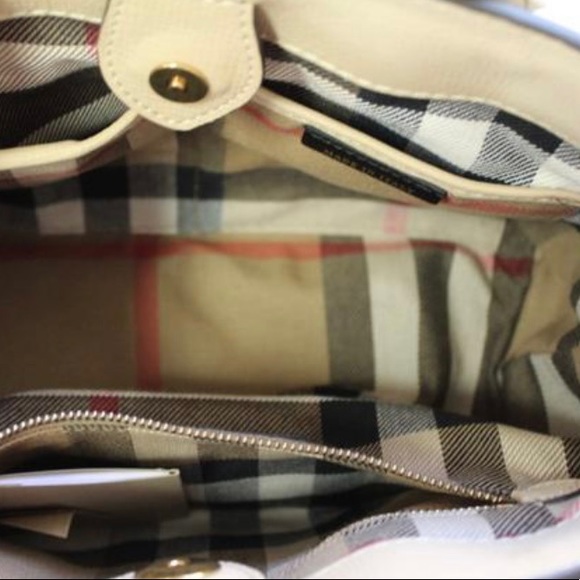 Burberry Brogue Banner Tote. Exclusive to Selfridges London and Neiman Marcus - Picture 9 of 11